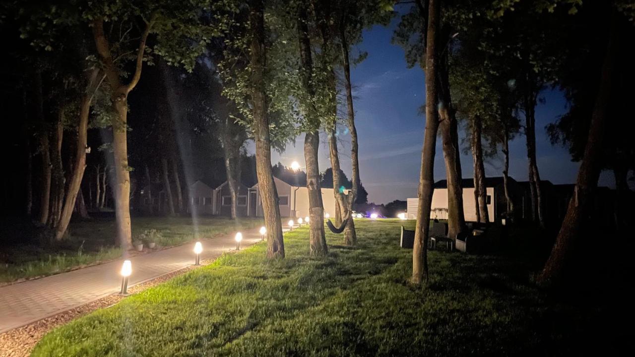 Lumi Resort Domki Letniskowe Z Podgrzewanym Basenem Rewal Εξωτερικό φωτογραφία