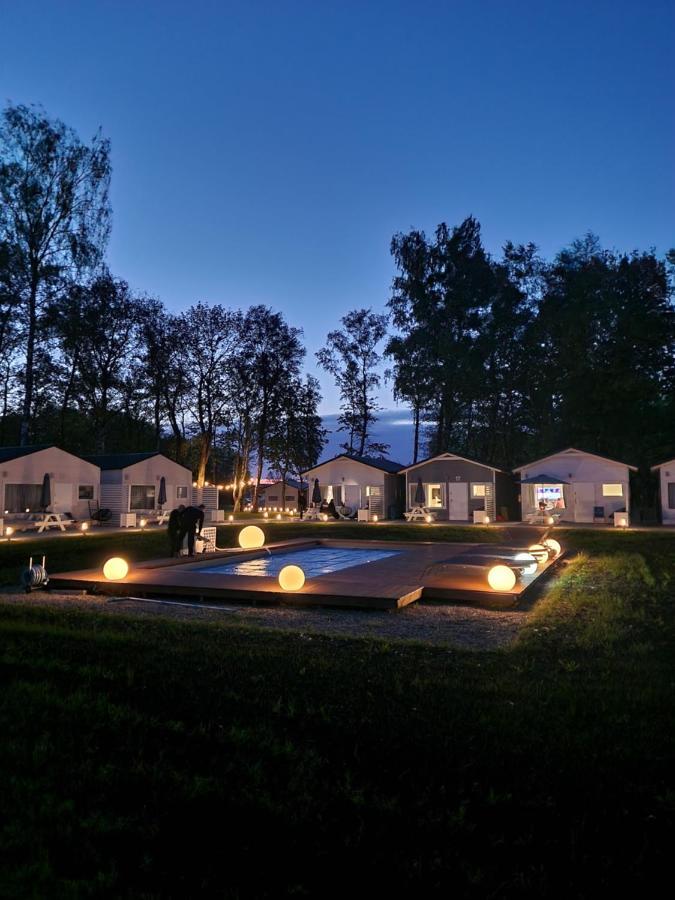 Lumi Resort Domki Letniskowe Z Podgrzewanym Basenem Rewal Εξωτερικό φωτογραφία